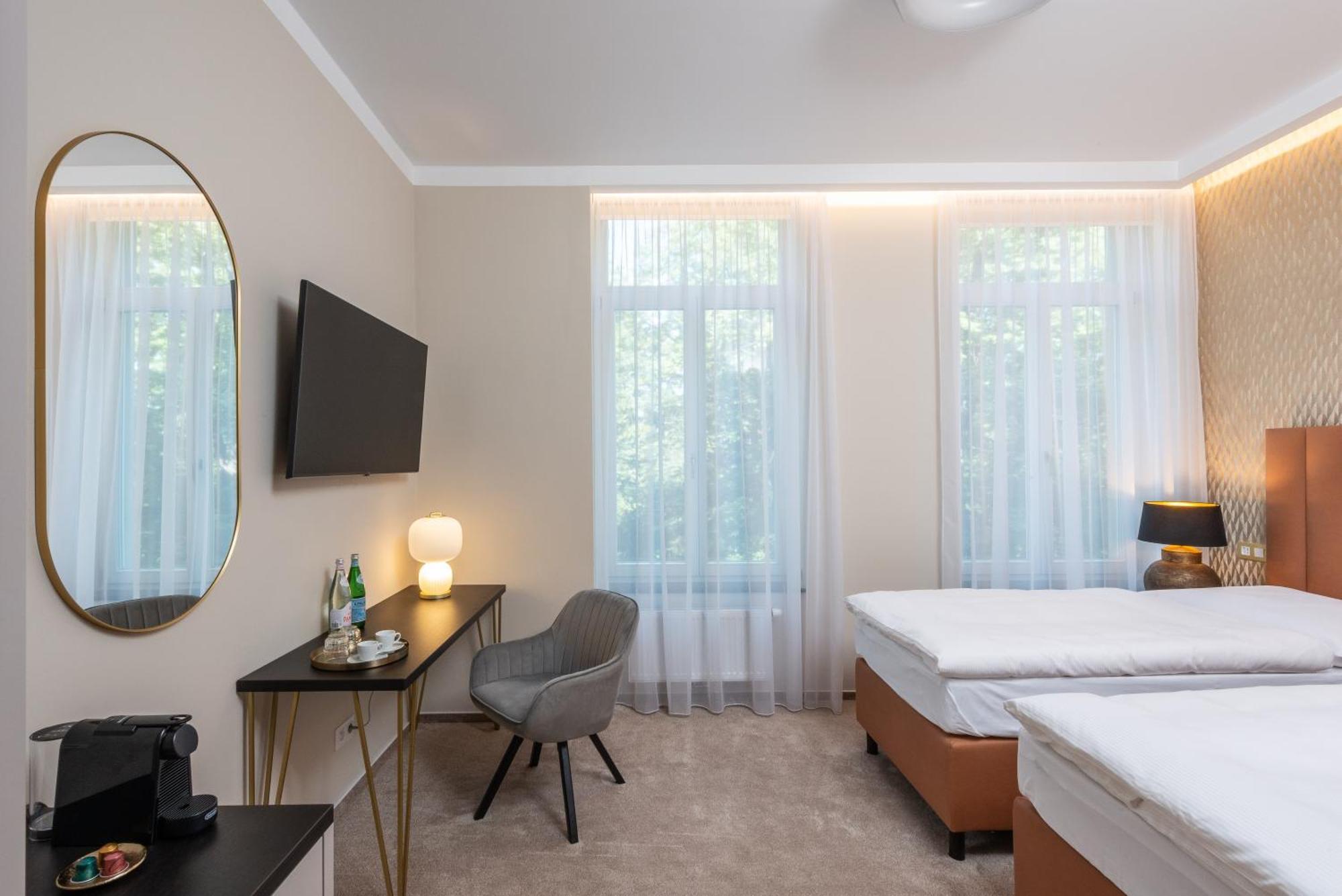 Pappas Hotel&Studio Podebrady Exterior photo